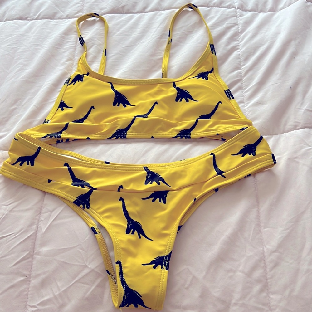 NWOT Shein dinosaur bikini 🦕